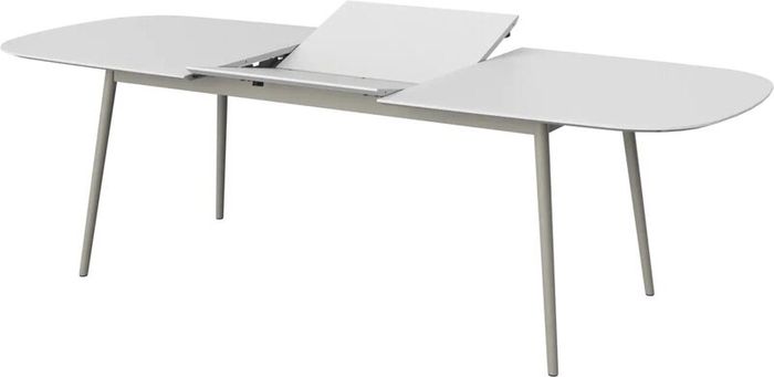 Kingston Dining table by BoConcept