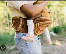 Tushbaby hip carrier
