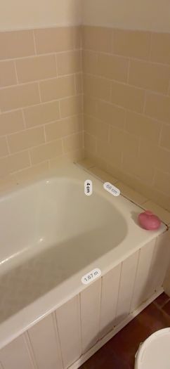 Cast iron bath (mixer not included)