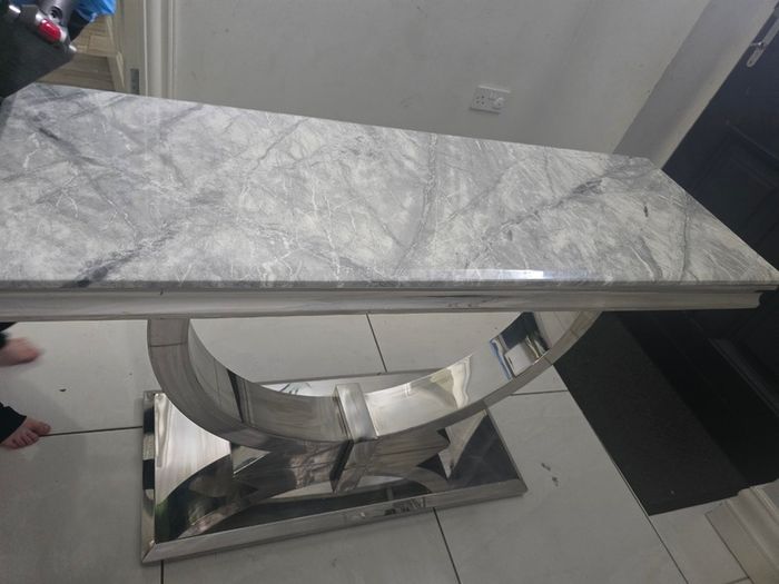 Hall table