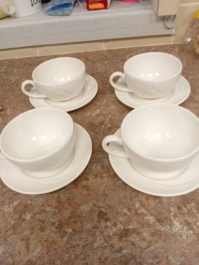 4 Cappuccino cups and saucers