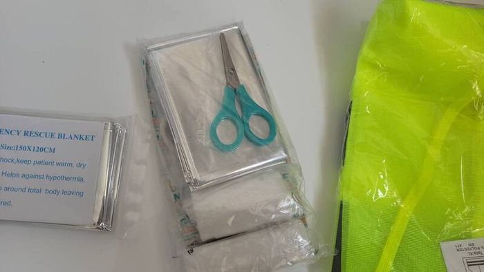 Renault Emergency Kit Warning triangle First Aid
