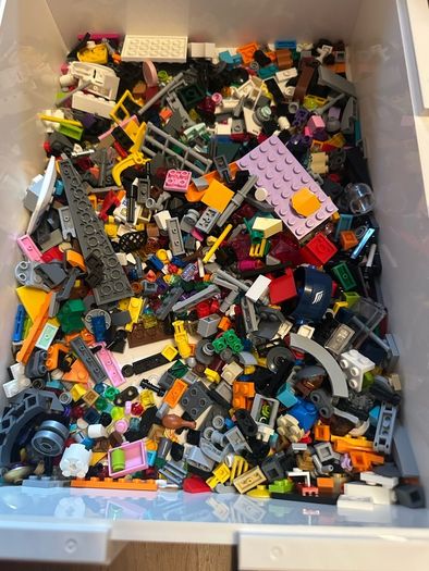 Lego bundle 2.7kg plus retired baseboards