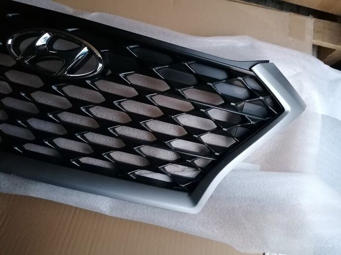 Hyundai Tucson Main Grille