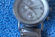 Beautiful DKNY watch(unisex)