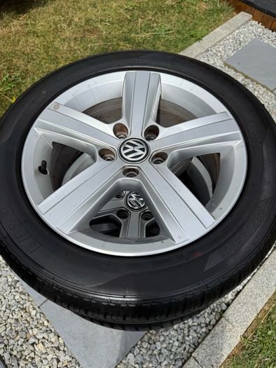 R16 Volkswagen alloys wheels & new tyres