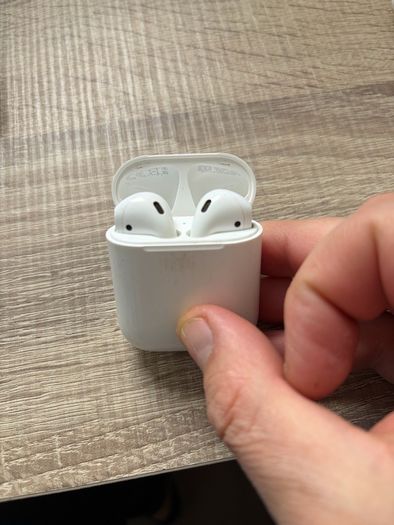 Apple airpods