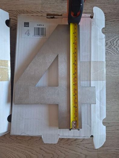 Huge house numbers, 4 & 6