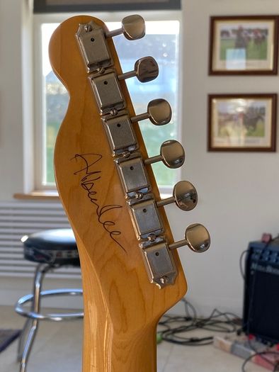 Fender 52 Telecaster American Vintage Reissue Limited Edition FSR. Albert Lee signature on back of headstock.