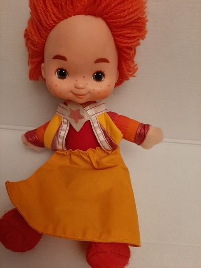 Rainbow Bright collectable doll with Cape 1983 notebook and original box