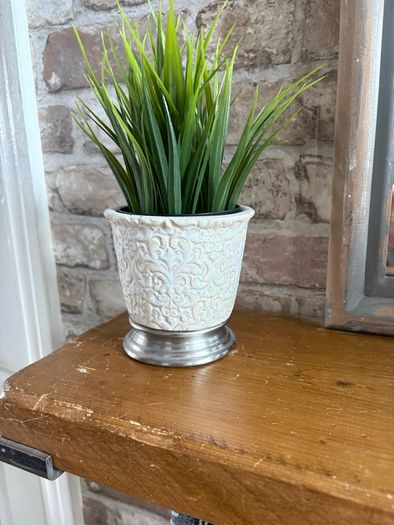 New 25cm high faux grass plant in vintage style ceramic and metal planter