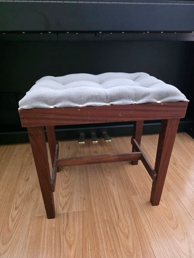 piano stool