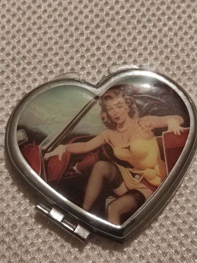 Compact mirror
