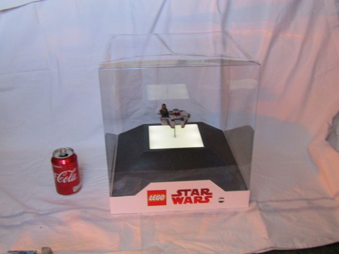 LEGO 75193 Star Wars Millennium Falcon Microfighters Large New Shop Display Showcase With Motion Sensor Light Star Wars Millennium Falcon Microfighters The Movie Never used New in Box You will get a new one in box never on display Rare item Shop Display S
