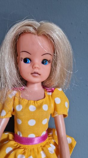 Vintage Gen 2 Sindy Doll