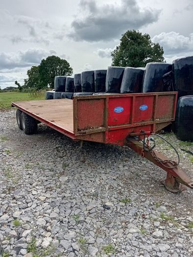 Bale trailer