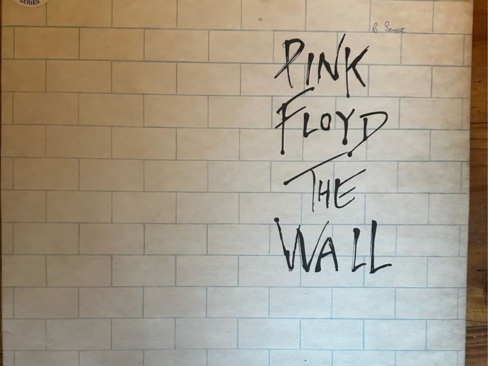 Pink Floyd. The Wall double album original Zimbabwe release in vg condition