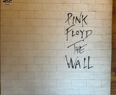 Pink Floyd. The Wall double album original Zimbabwe release in vg condition