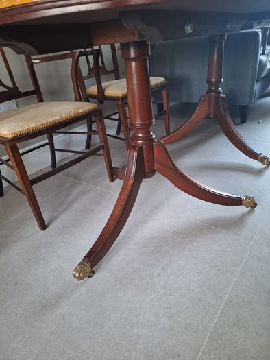 8 Dining Room Chairs