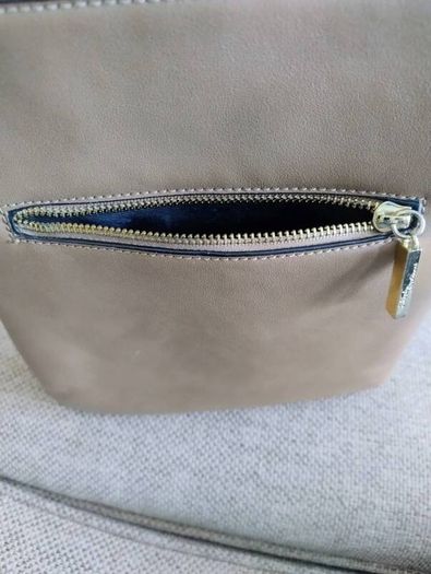 Liberty by Gionni genuine leather handbag in very good condition with lots of pockets zipped closures and adjustable shoulder strap one small mark see fourth last photo and see last three photos for exact measurements FREE TRACKED POSTAGE INCLUDED