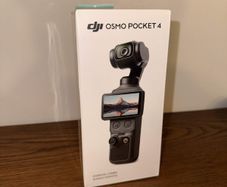 DJI Osmo Pocket 4 Essential Combo