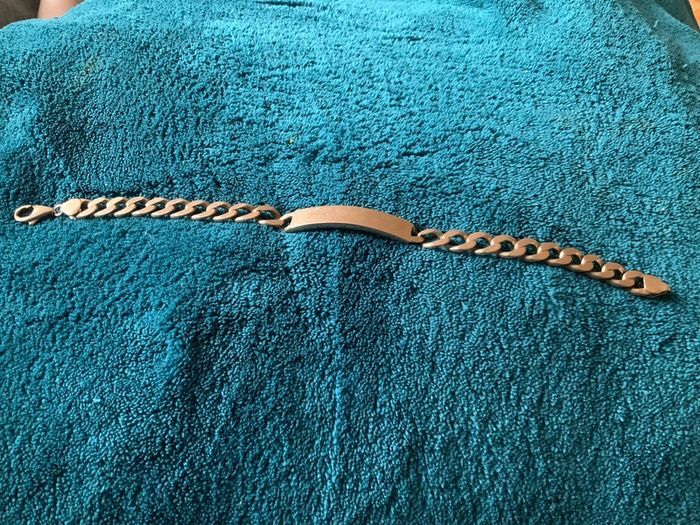 gold bracelet