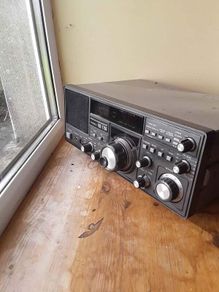 Yaesu Ham Radio Receiver