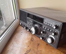 Yaesu Ham Radio Receiver