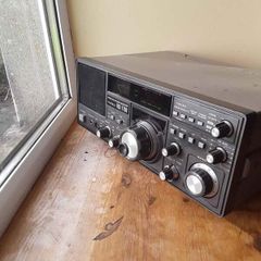 Yaesu Ham Radio Receiver