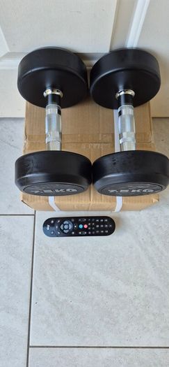 brand new 2x10kilo, 2x7.5kilo dumbbells