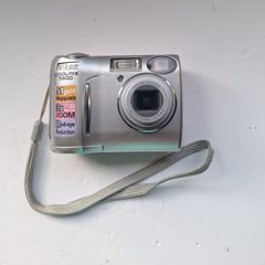 Nikon Coolpix 5600 compact digital camera