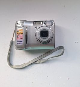 Nikon Coolpix 5600 compact digital camera