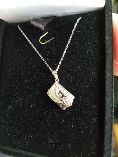 10 karat gold and natural diamond necklace