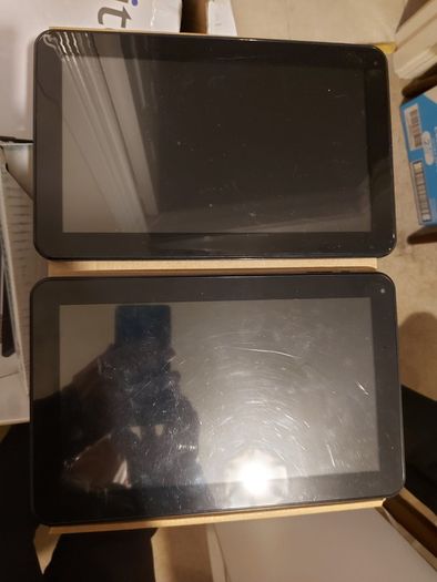2 x 10.1 inch Gotabs, not powering on, in excellent cosmetic condition