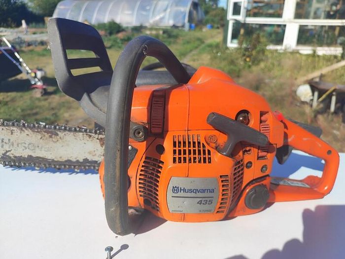 Husqvarna 435 Chainsaw