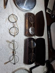 Antique reading spectacles 2 gold filled,2 tortoise shell rims.