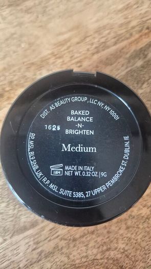 laura Geller baked balance foundation