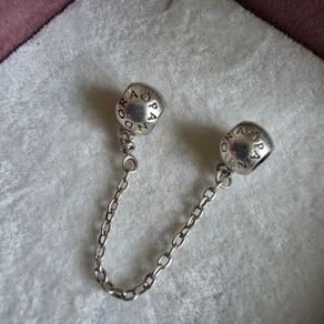Pandora logo safety chain in good condition,hallmarked