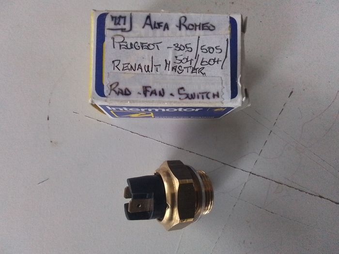 Alfa Romeo / Peugeot  / Renault Fan Switch.