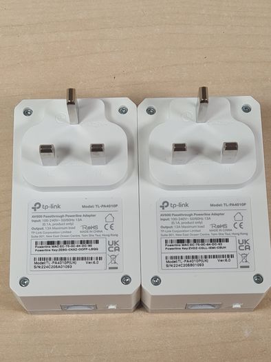 Tp LINK AV600 powerline wifi range extender signal booster kit TL-WPA 4220 and TL-PA4010P x 2