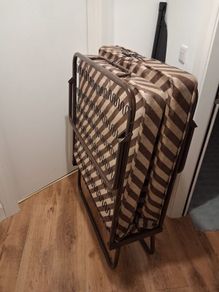 Folding bed