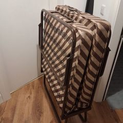 Folding bed
