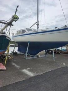 Sailing boat / yacht
