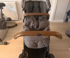 Nuna Pram 3 Piece set including car seat