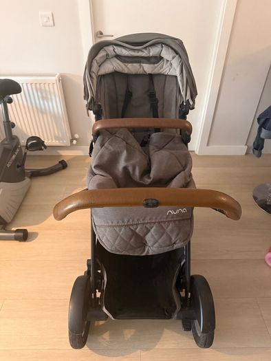 Nuna Pram 3 Piece set including car seat
