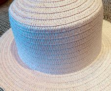 Summer hat in light pink