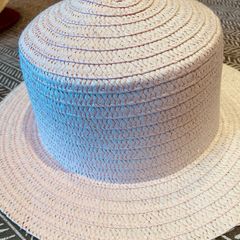 Summer hat in light pink