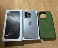 Unlocked Apple iPhone 16 pro Natural titanium 128gb