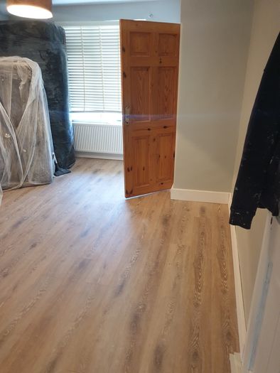 Laminate flooring service