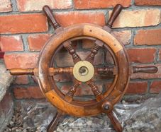 Wooden Ships Wheel 24 Inch  150euro ONO